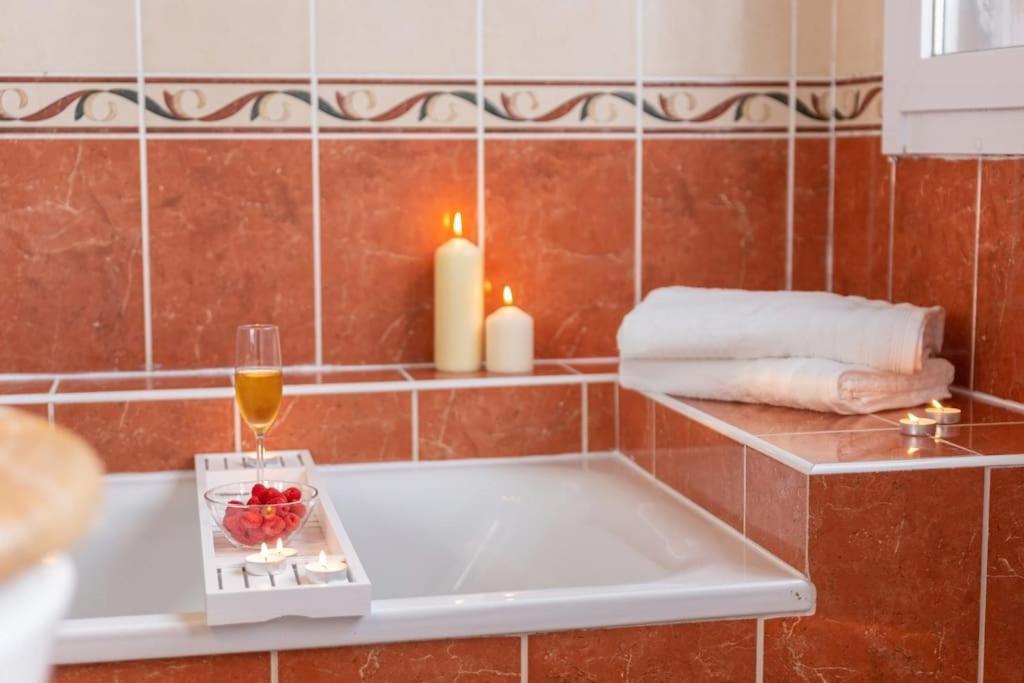 Le Versaillais Gare/chateau/wifi/netflix Apartamento Versalhes